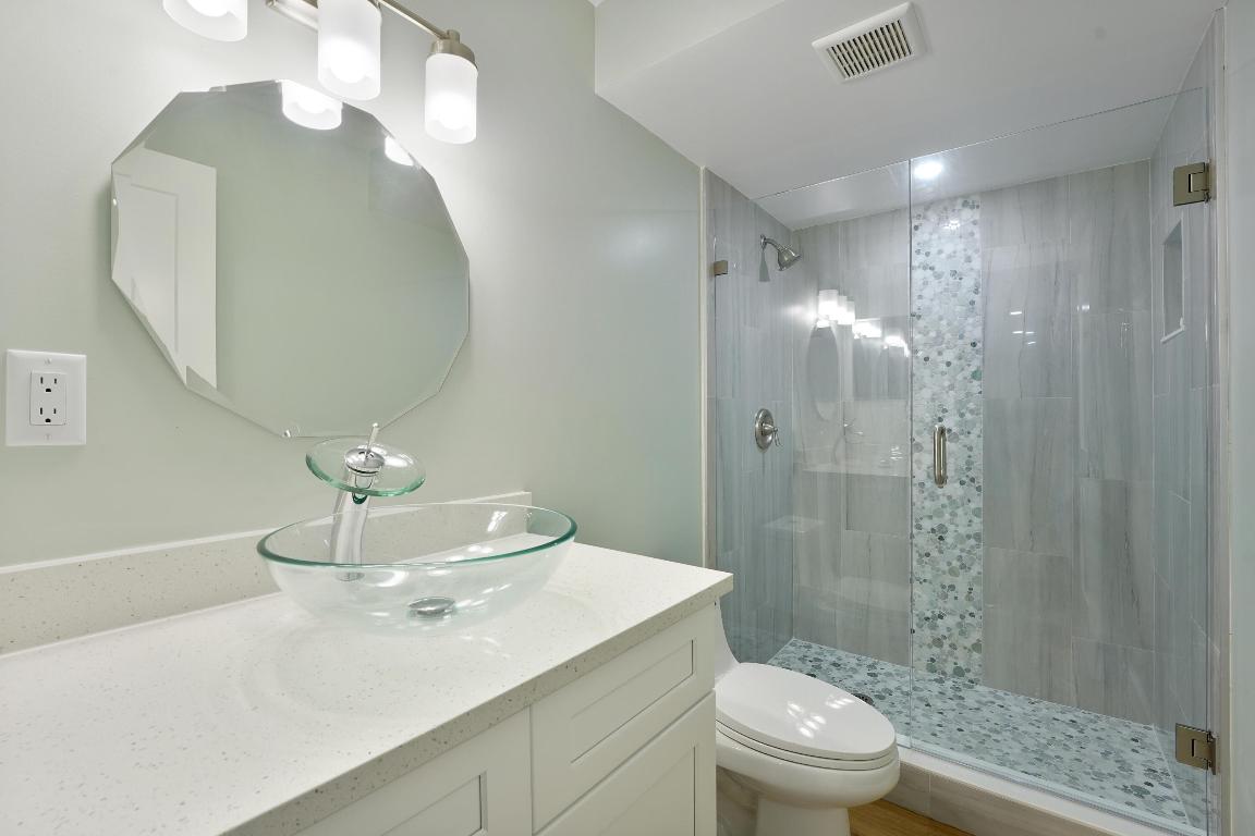 LAKE HARBOUR TOWERS CONDO - Residential