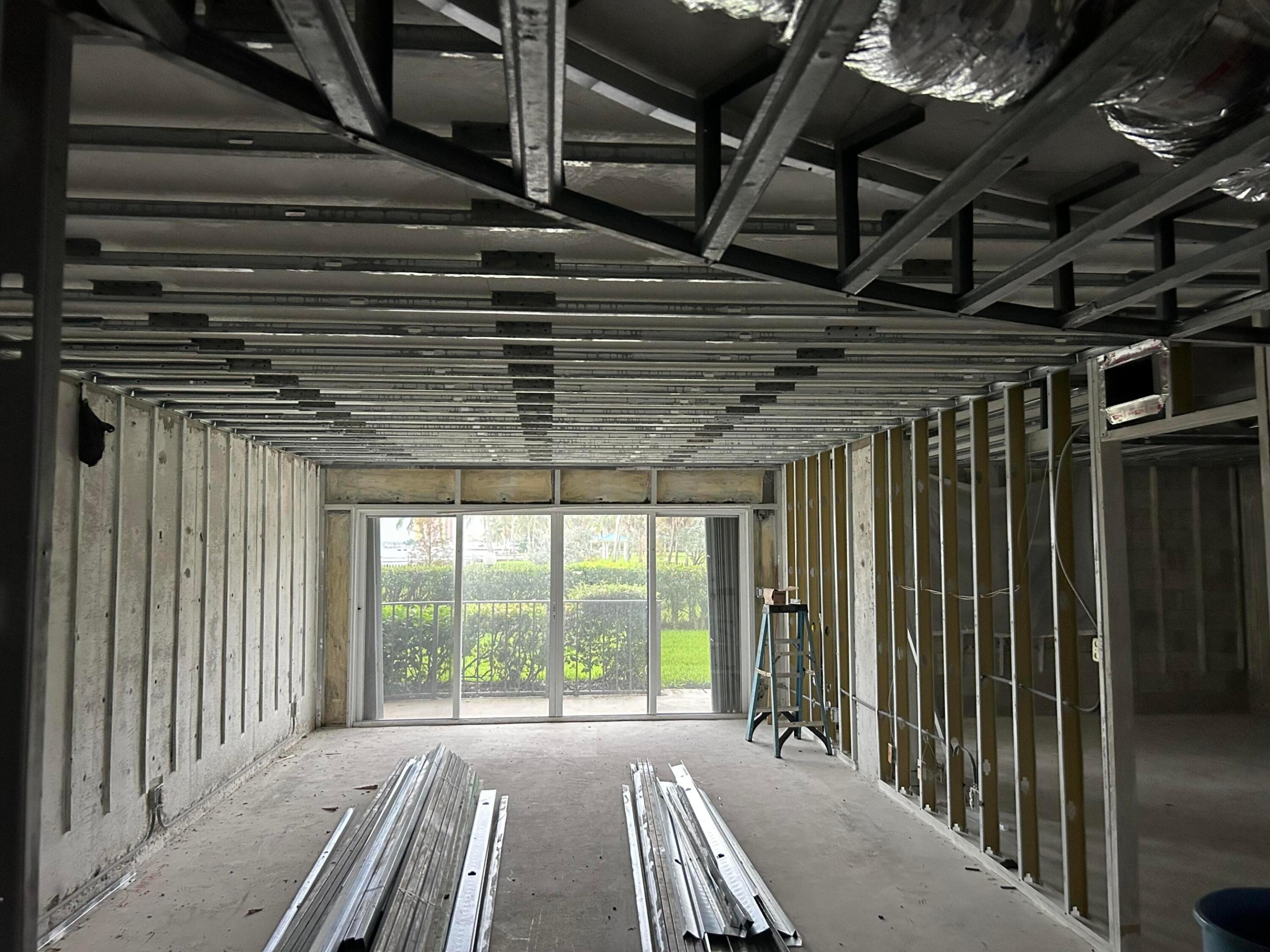 LAKE HARBOUR TOWERS CONDO - Residential