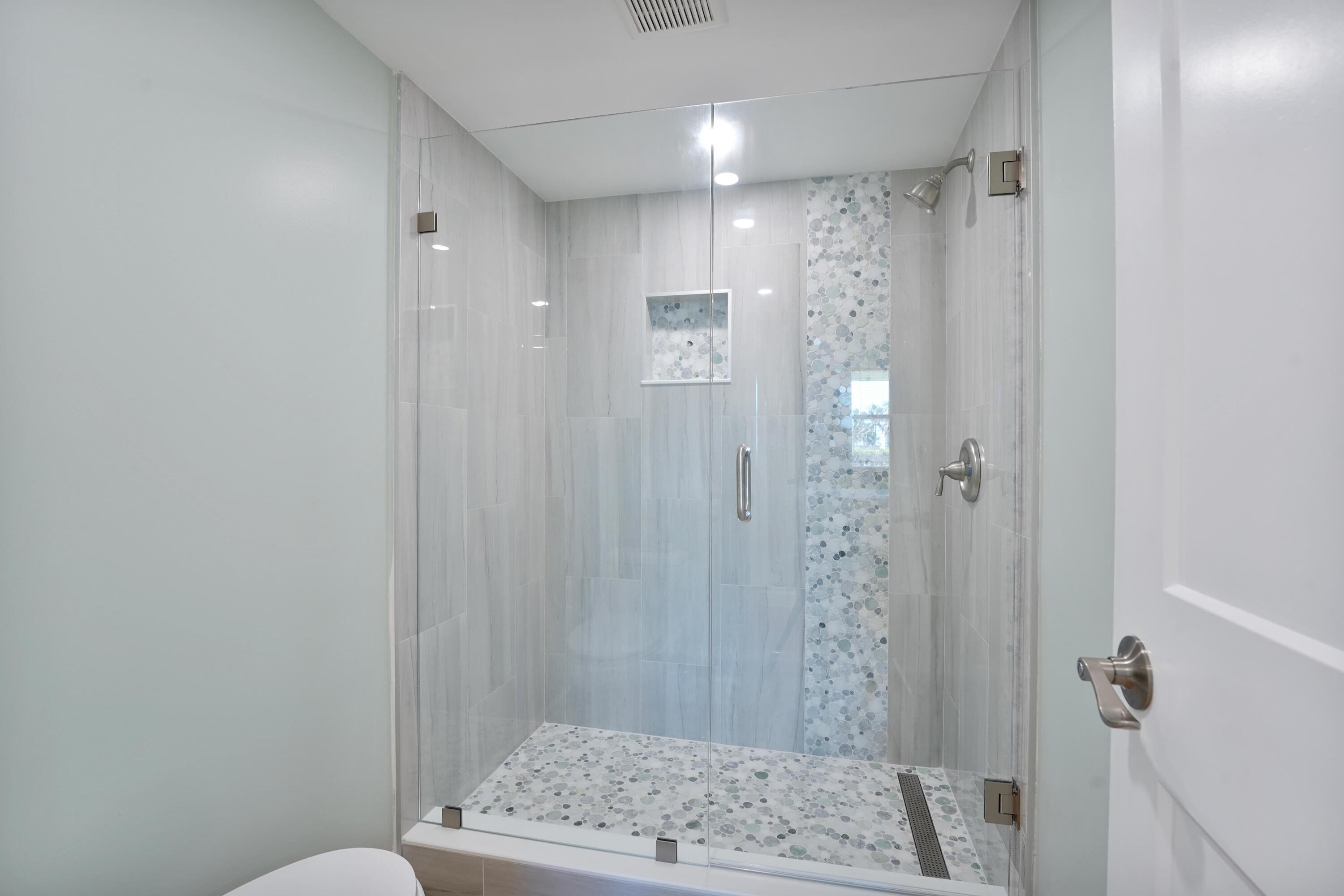 LAKE HARBOUR TOWERS CONDO - Residential