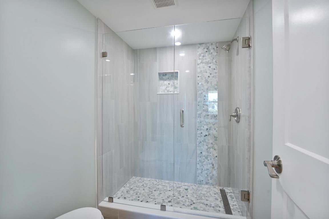 LAKE HARBOUR TOWERS CONDO - Residential