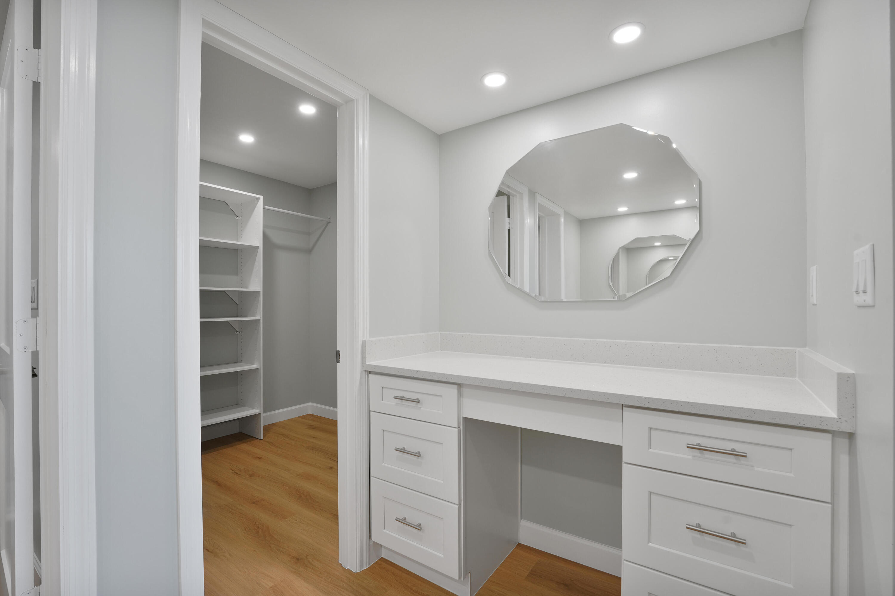 LAKE HARBOUR TOWERS CONDO - Residential