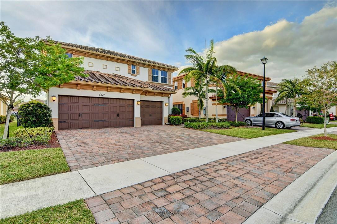 MiraLago - Residential