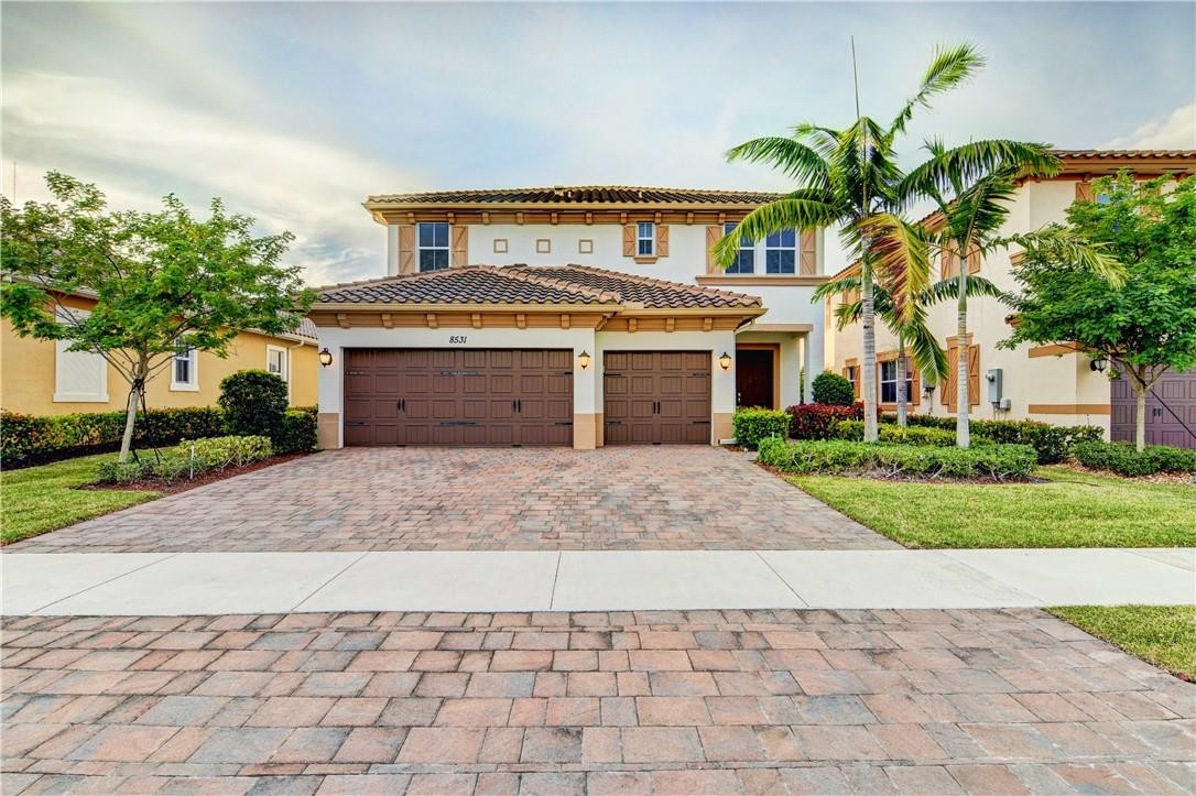 MiraLago - Residential