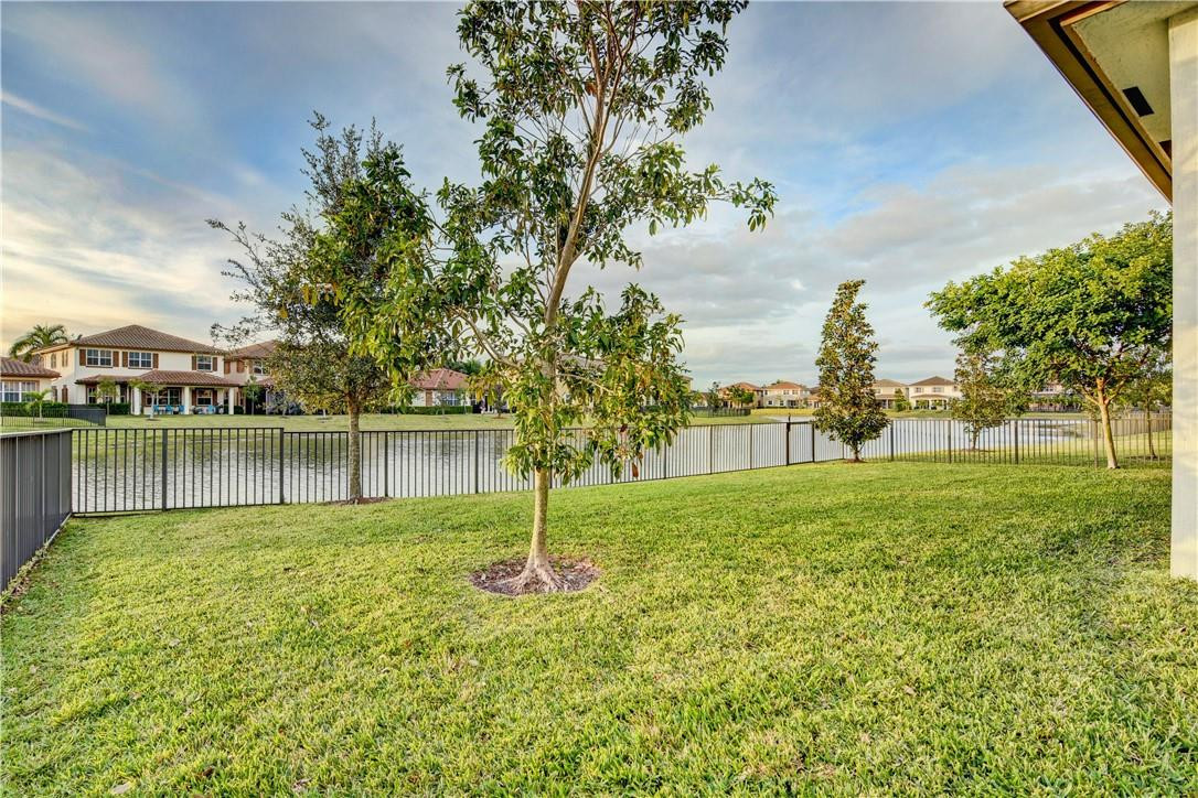 MiraLago - Residential