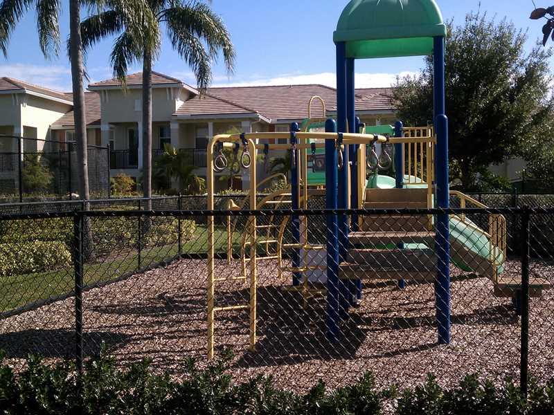 EVERGREEN LAKES - Residential