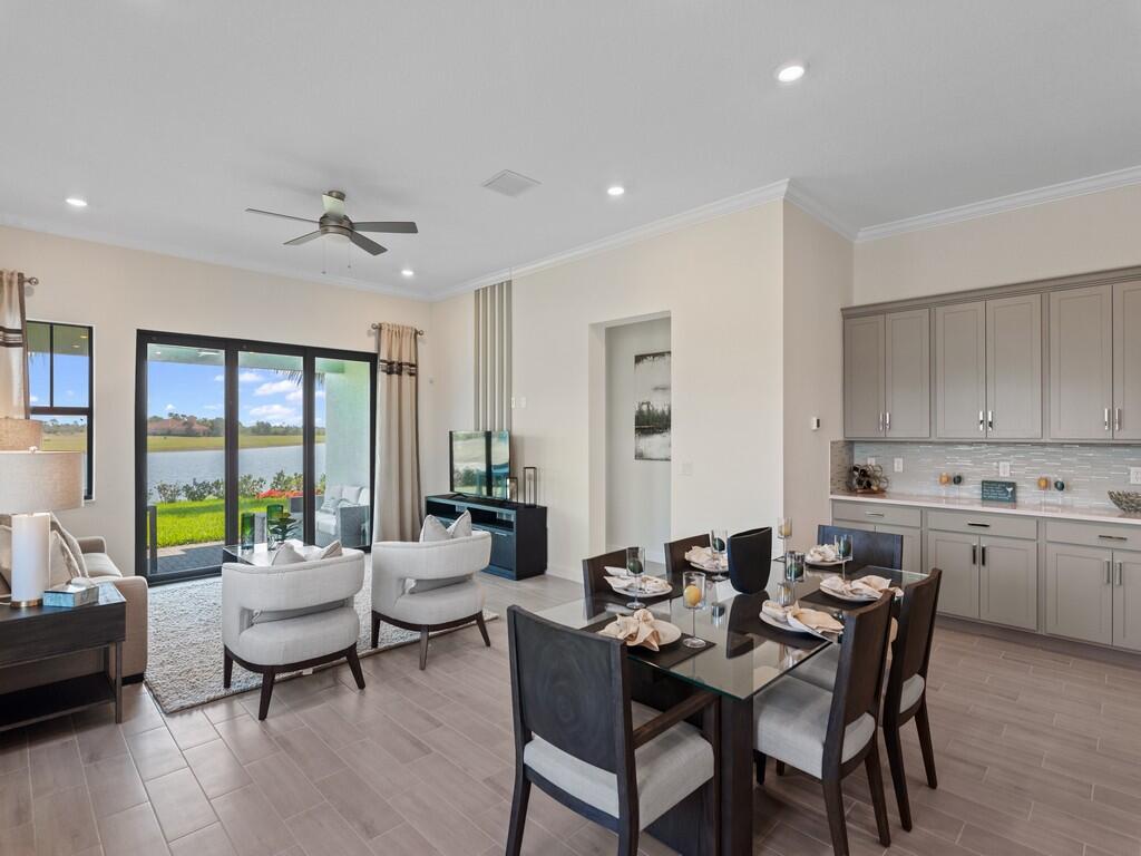 721 SE Fascino Circle