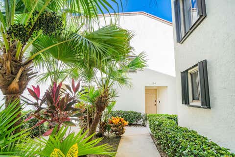 Photo of 950 S Kanner Hwy Highway #Townhouse 124, Stuart, FL 34994 (MLS # B26048663)