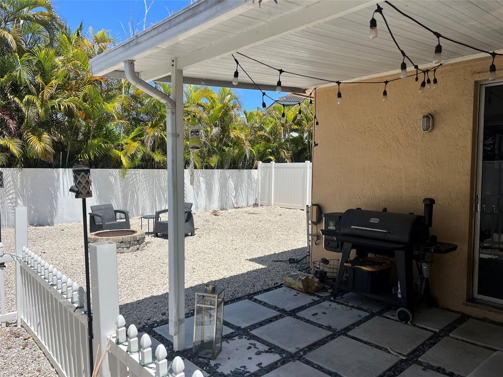 Photo of 6955 SW 148th Lane, Davie, FL 33331 (MLS # F10514087)