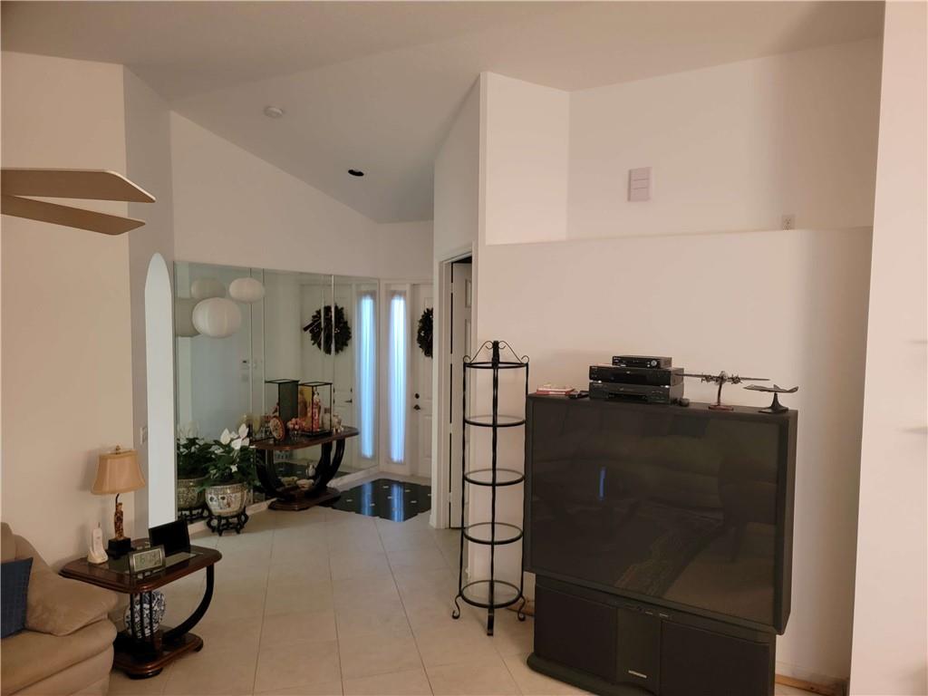 HUNTINGTON WALK 2 - Residential