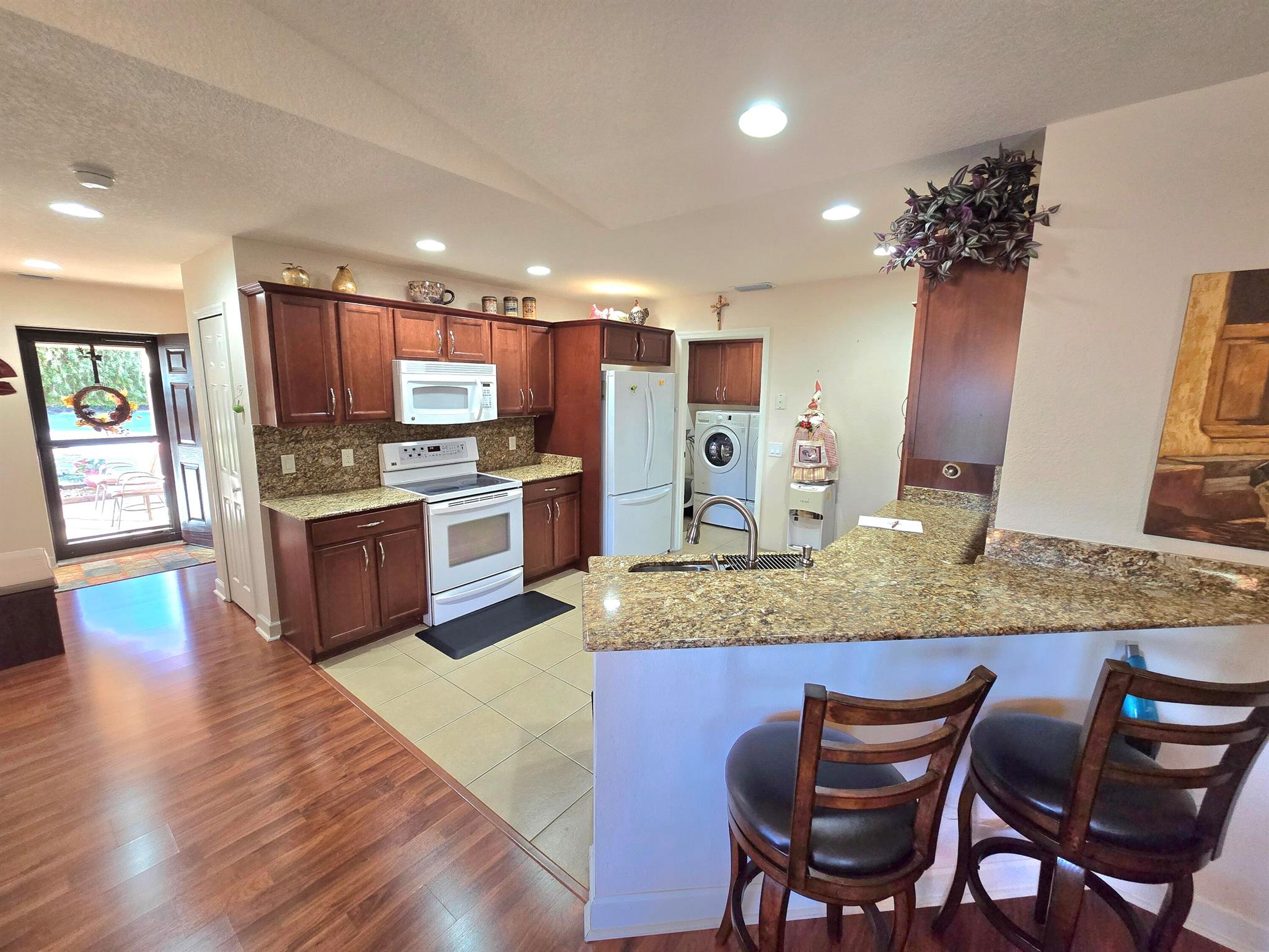 SPANISH LAKES ONE LEASEHO - Residential