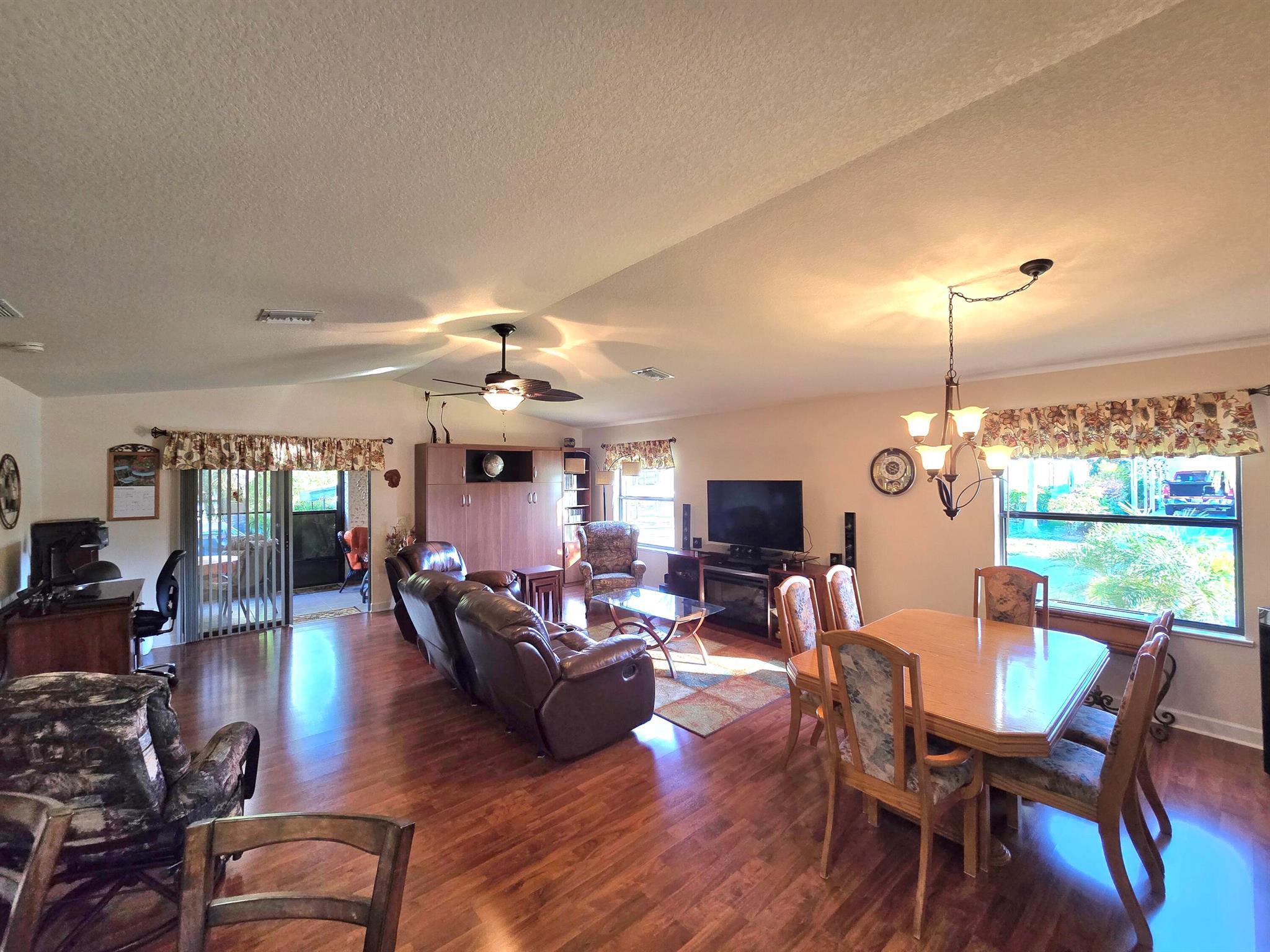 SPANISH LAKES ONE LEASEHO - Residential