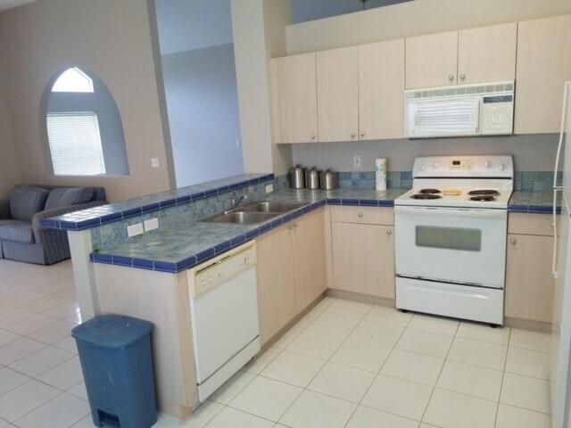 SABAL LAKES PH 3 - Residential Lease