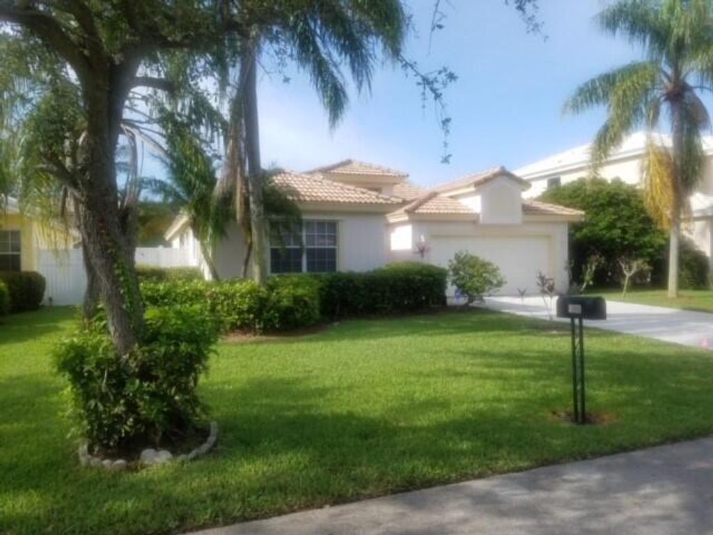 Photo of 4070 Laurelwood Lane, Delray Beach, FL 33445 (MLS # R11143130)