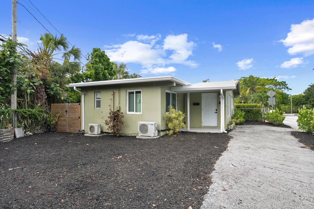 Photo of 2121 Parker Avenue, West Palm Beach, FL 33401 (MLS # R11106147)