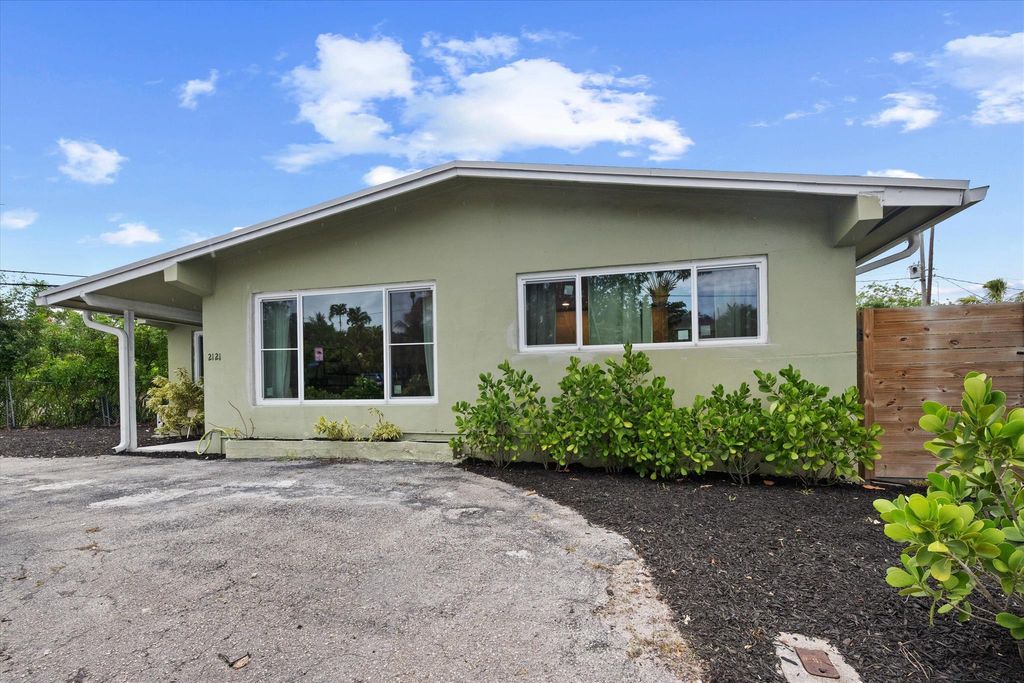 Photo of 2121 Parker Avenue, West Palm Beach, FL 33401 (MLS # R11106147)