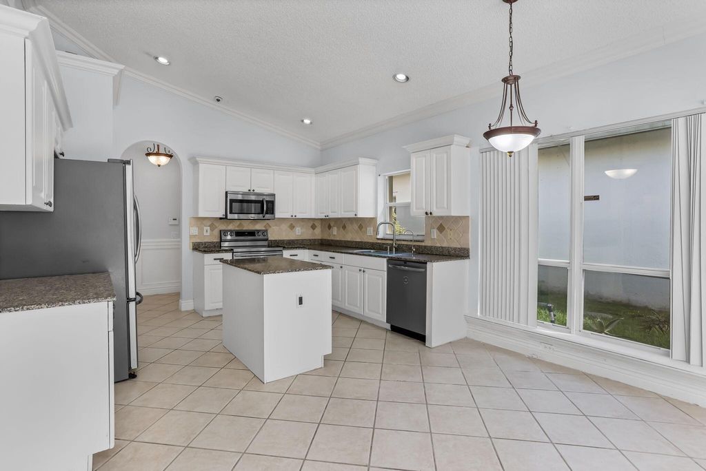 Photo of 7607 Colony Lake Drive, Boynton Beach, FL 33436 (MLS # R11119311)