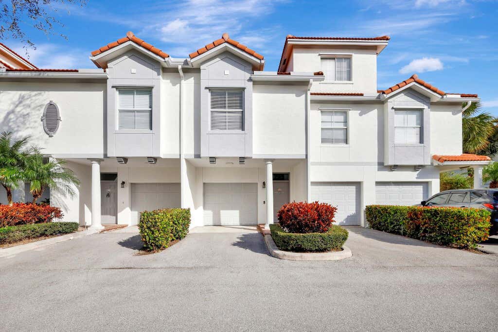 Photo of 2038 Alta Meadows Lane #1508, Delray Beach, FL 33444 (MLS # B26062176)