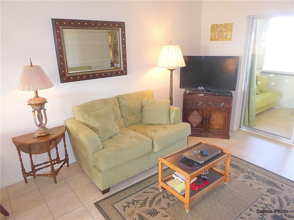 VILLAGE ROYALE EMERALD GR - Residential