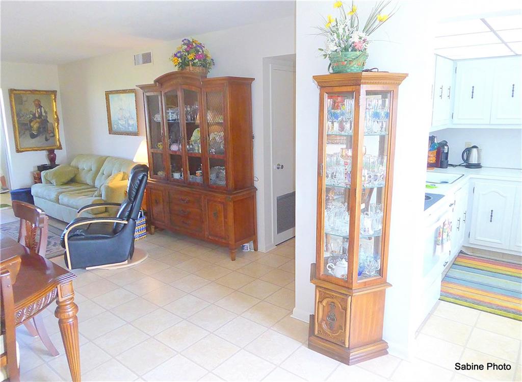 VILLAGE ROYALE EMERALD GR - Residential
