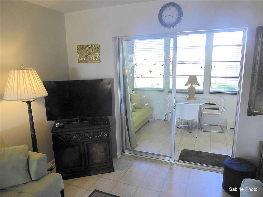 VILLAGE ROYALE EMERALD GR - Residential
