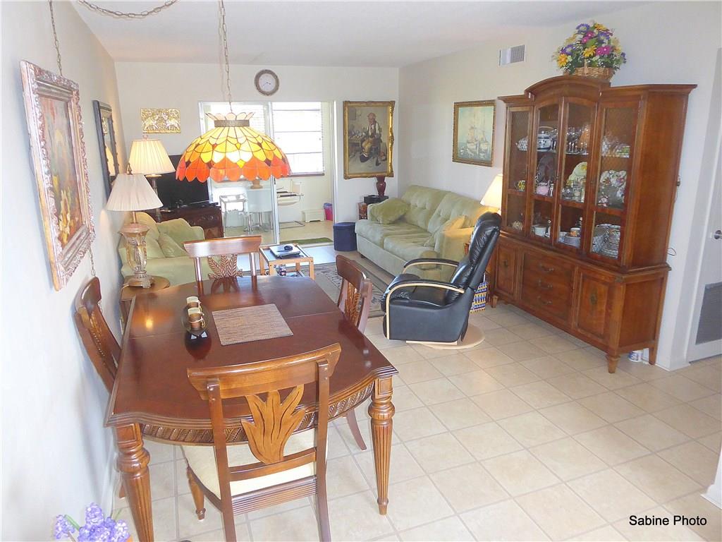 VILLAGE ROYALE EMERALD GR - Residential