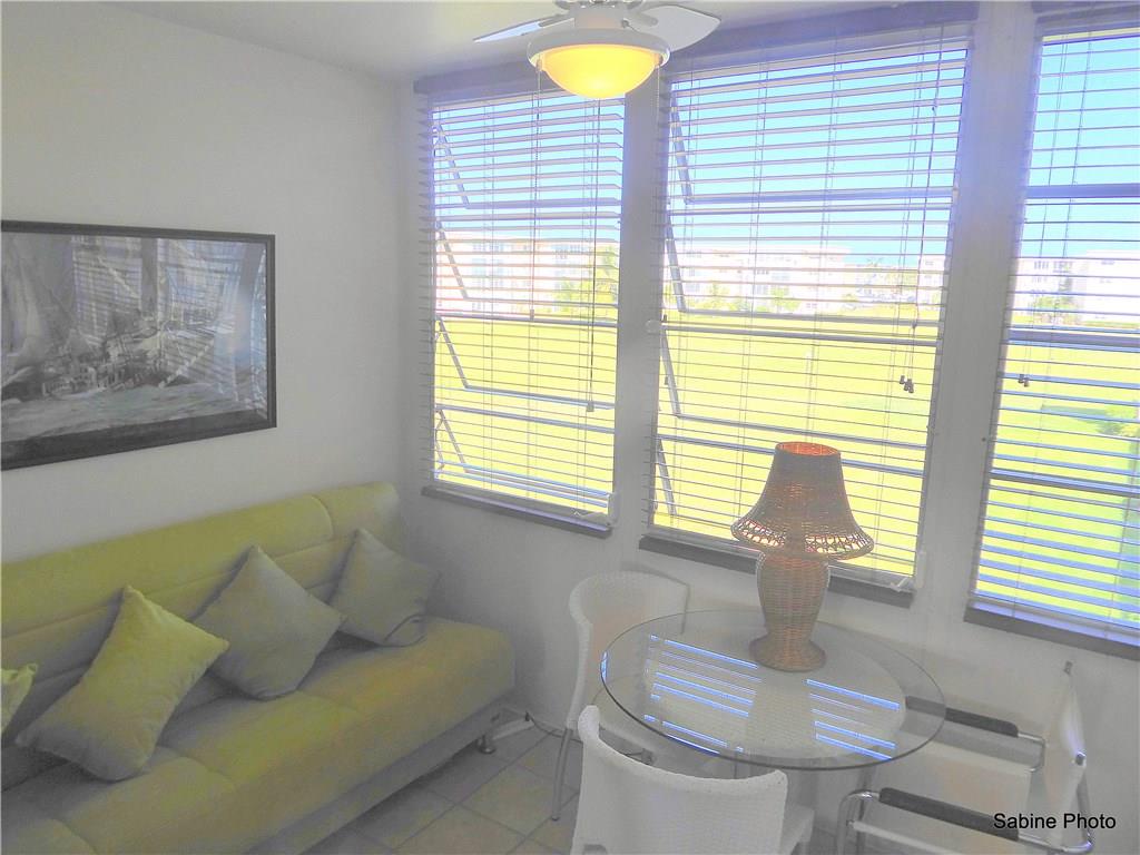 VILLAGE ROYALE EMERALD GR - Residential