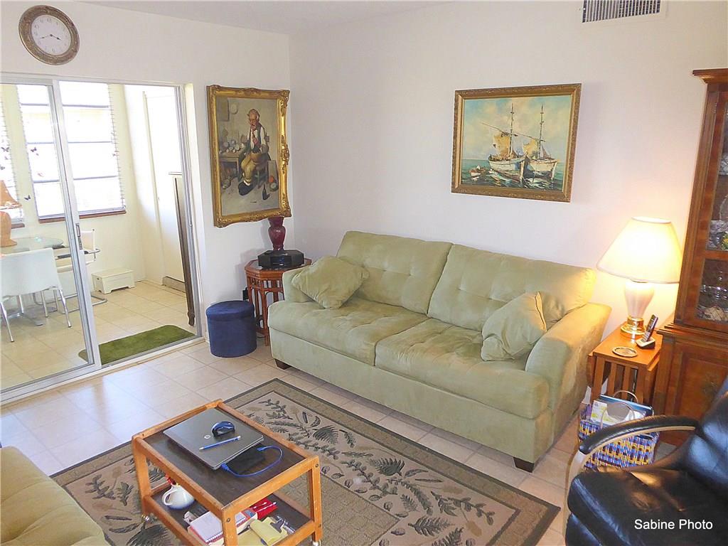 VILLAGE ROYALE EMERALD GR - Residential