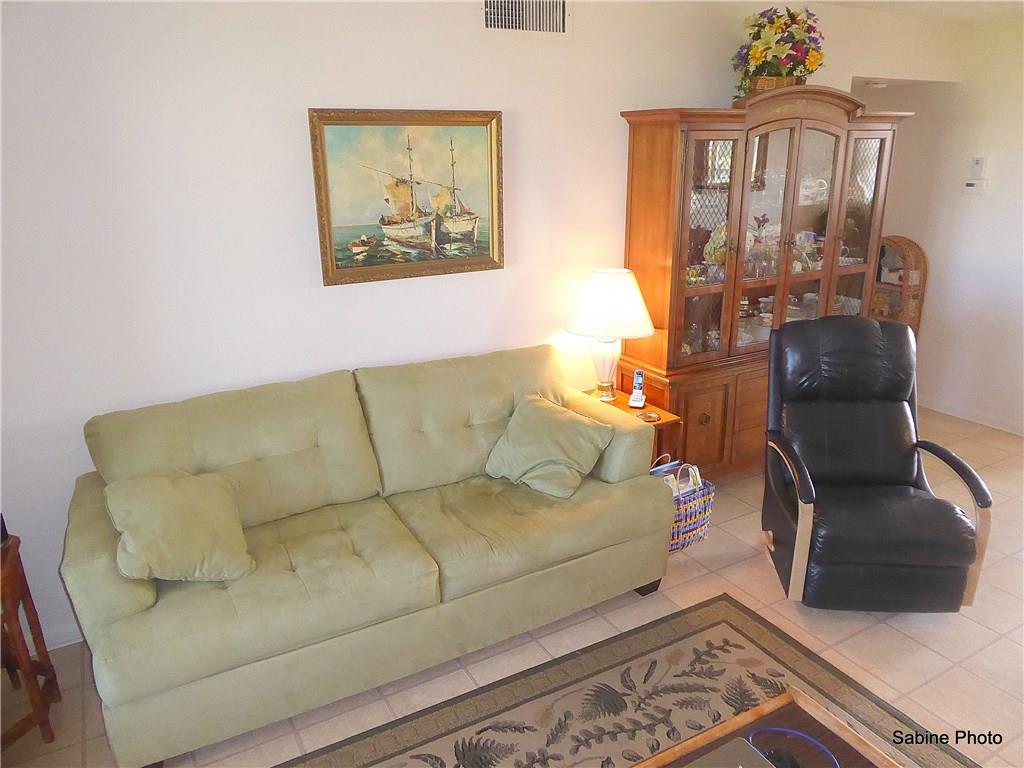 VILLAGE ROYALE EMERALD GR - Residential