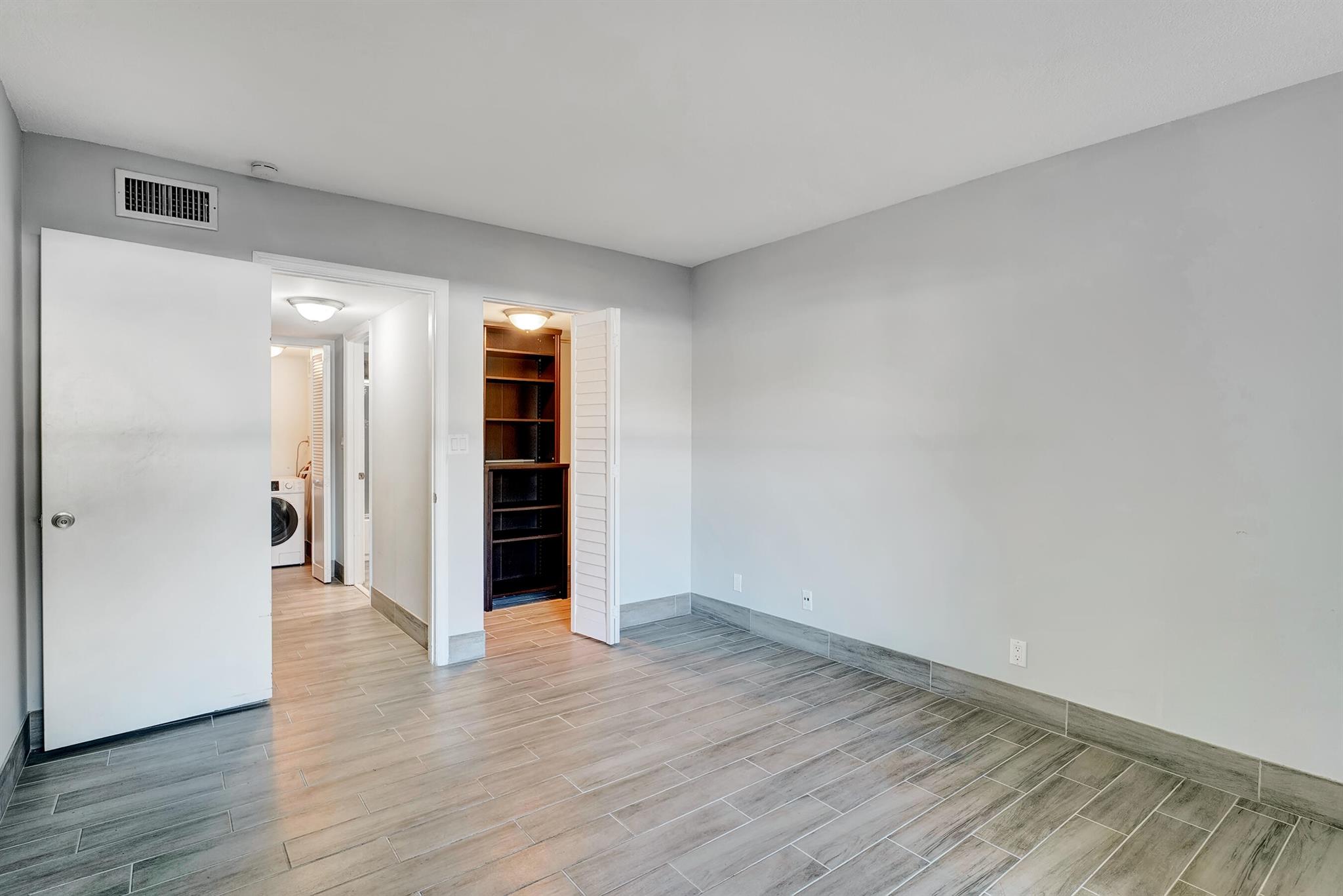 CASA DEL RIO CONDO - Residential Lease