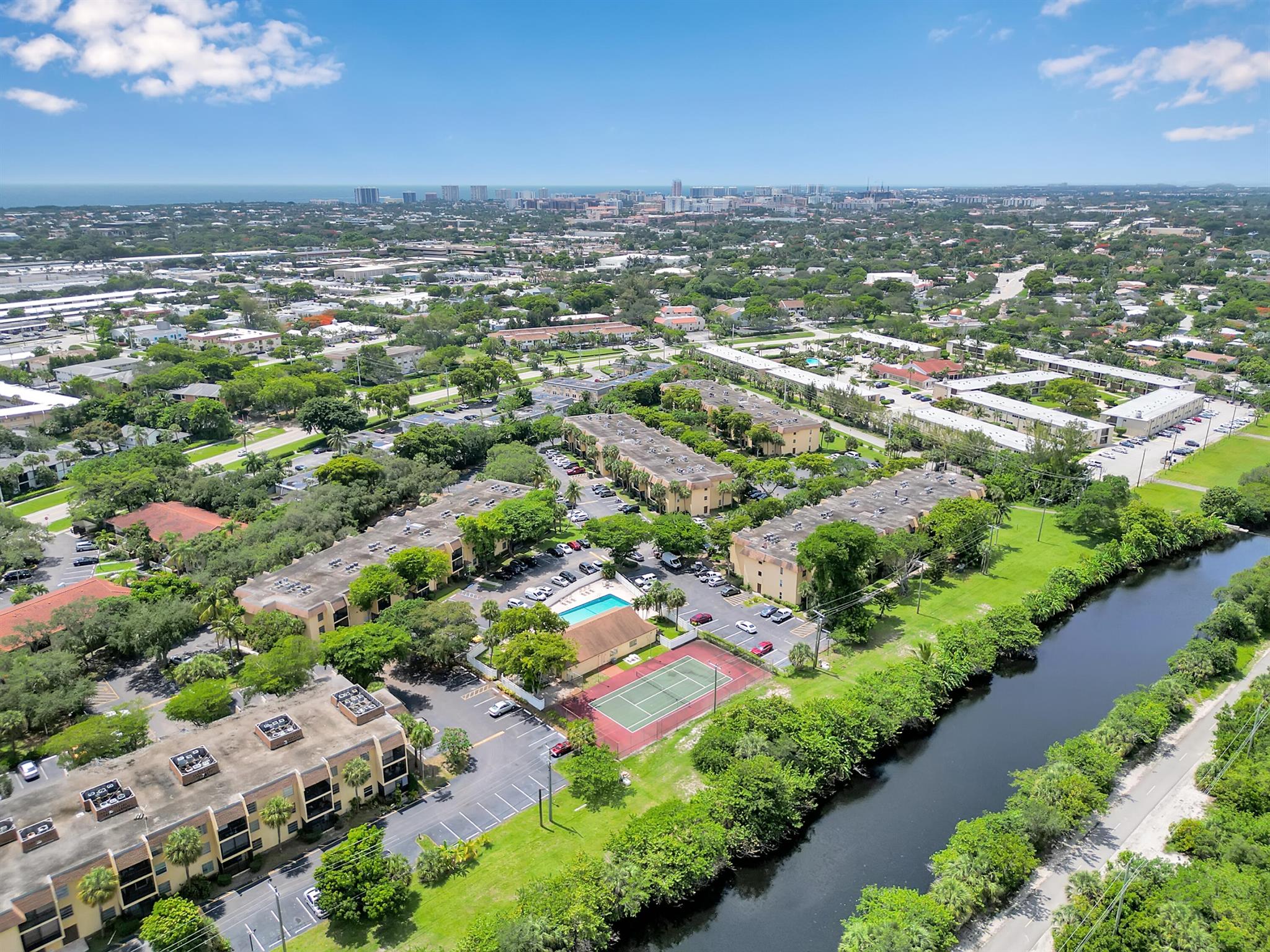 CASA DEL RIO CONDO - Residential Lease