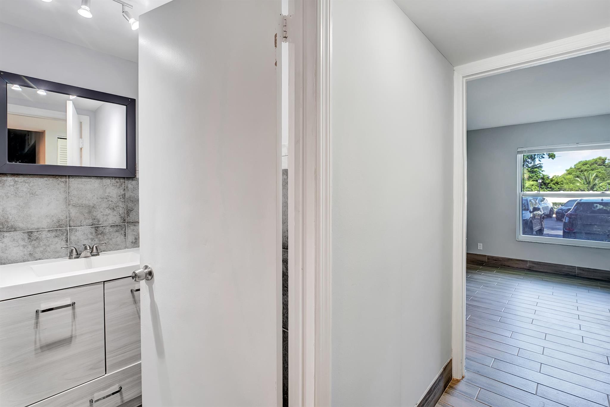 CASA DEL RIO CONDO - Residential Lease