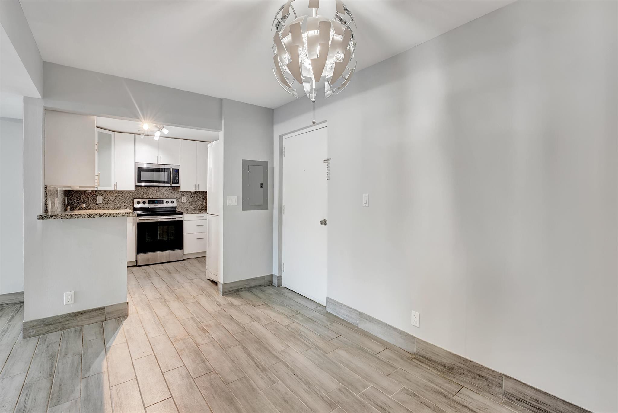 CASA DEL RIO CONDO - Residential Lease