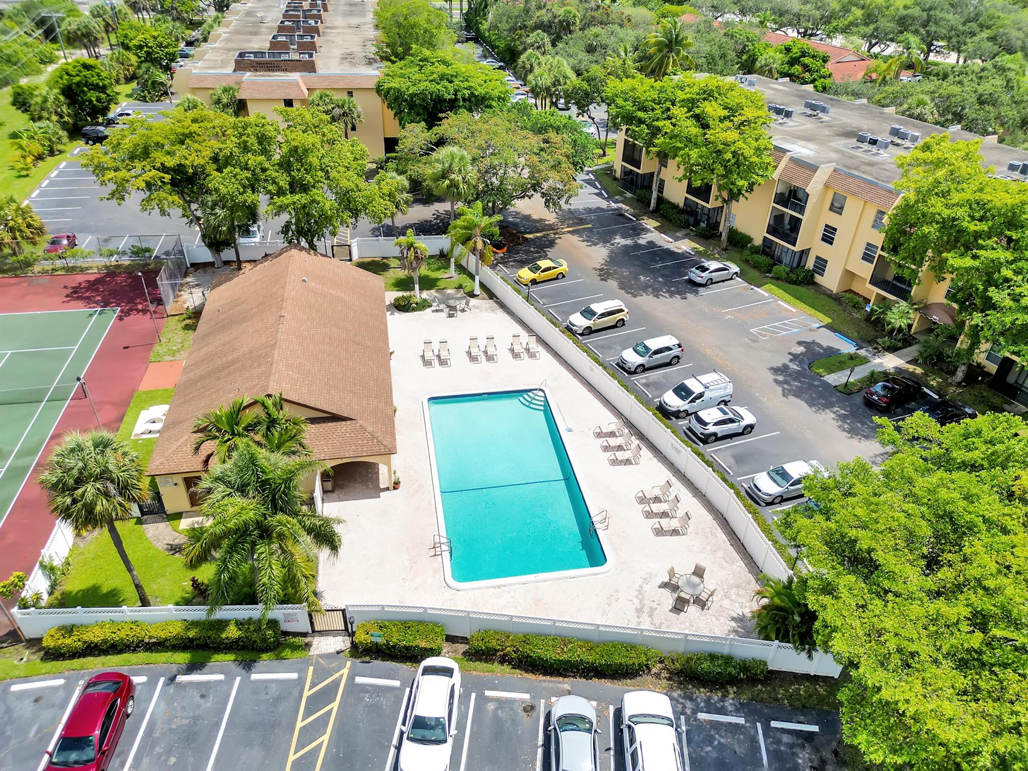 CASA DEL RIO CONDO - Residential Lease