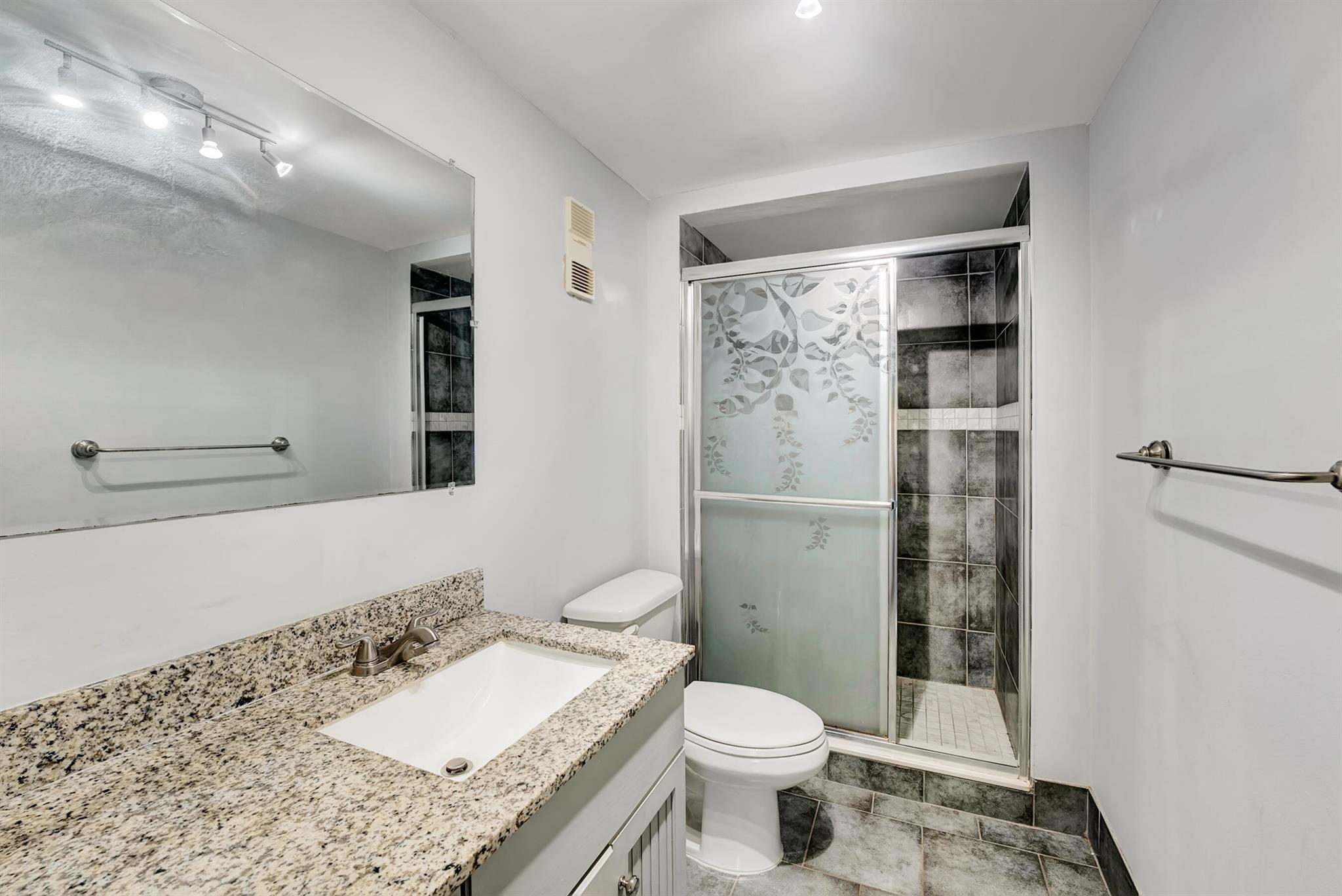 CASA DEL RIO CONDO - Residential Lease