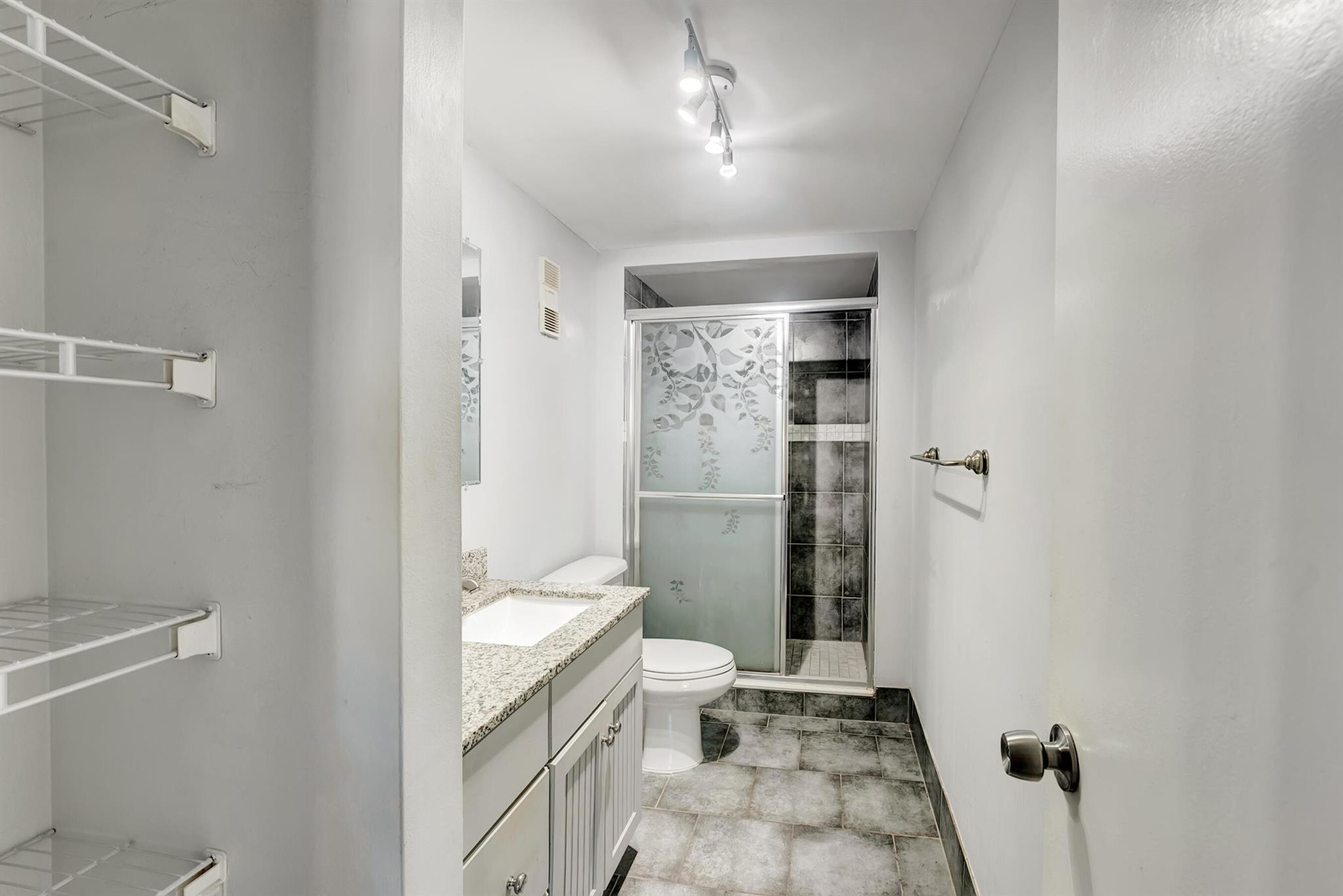 CASA DEL RIO CONDO - Residential Lease