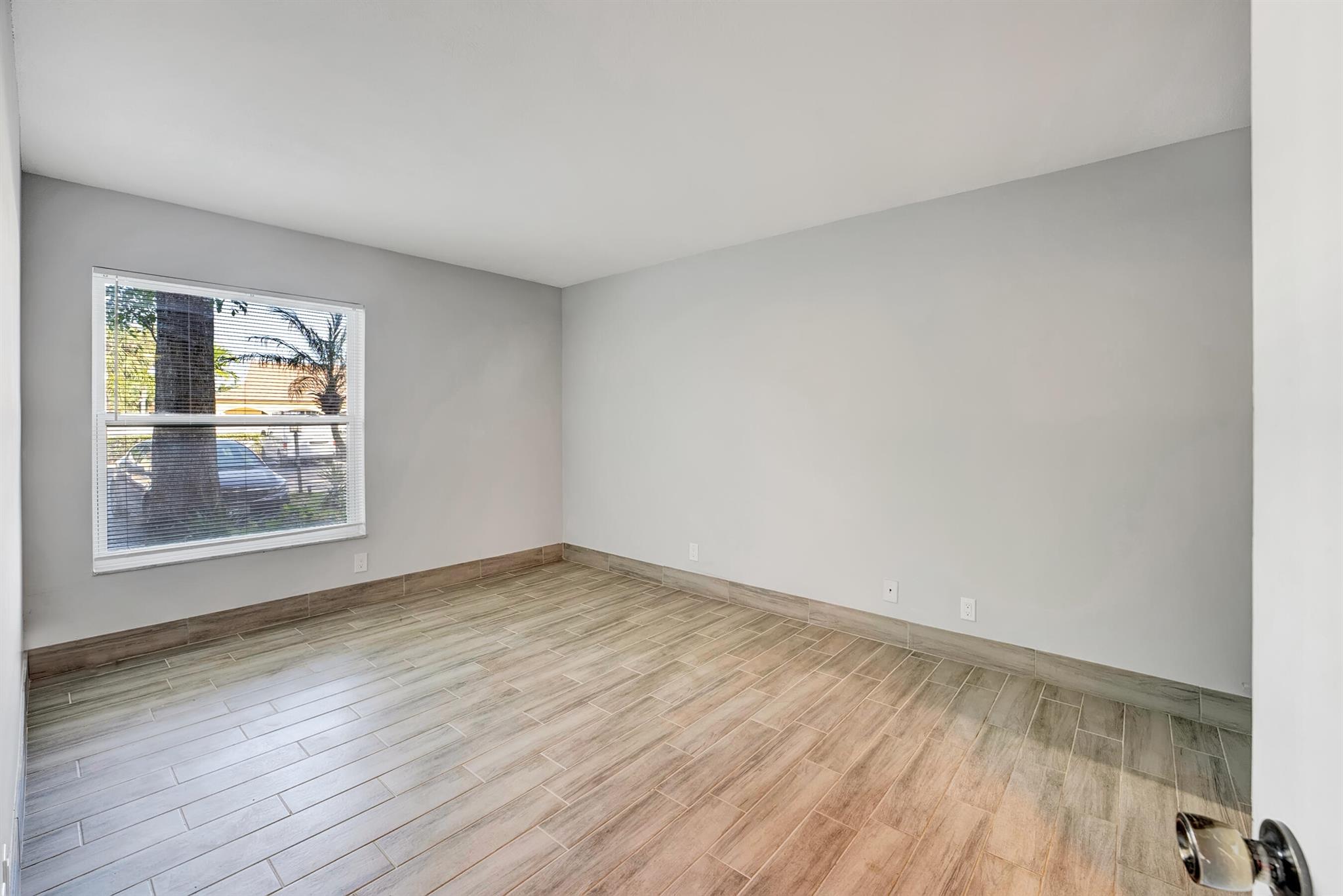 CASA DEL RIO CONDO - Residential Lease