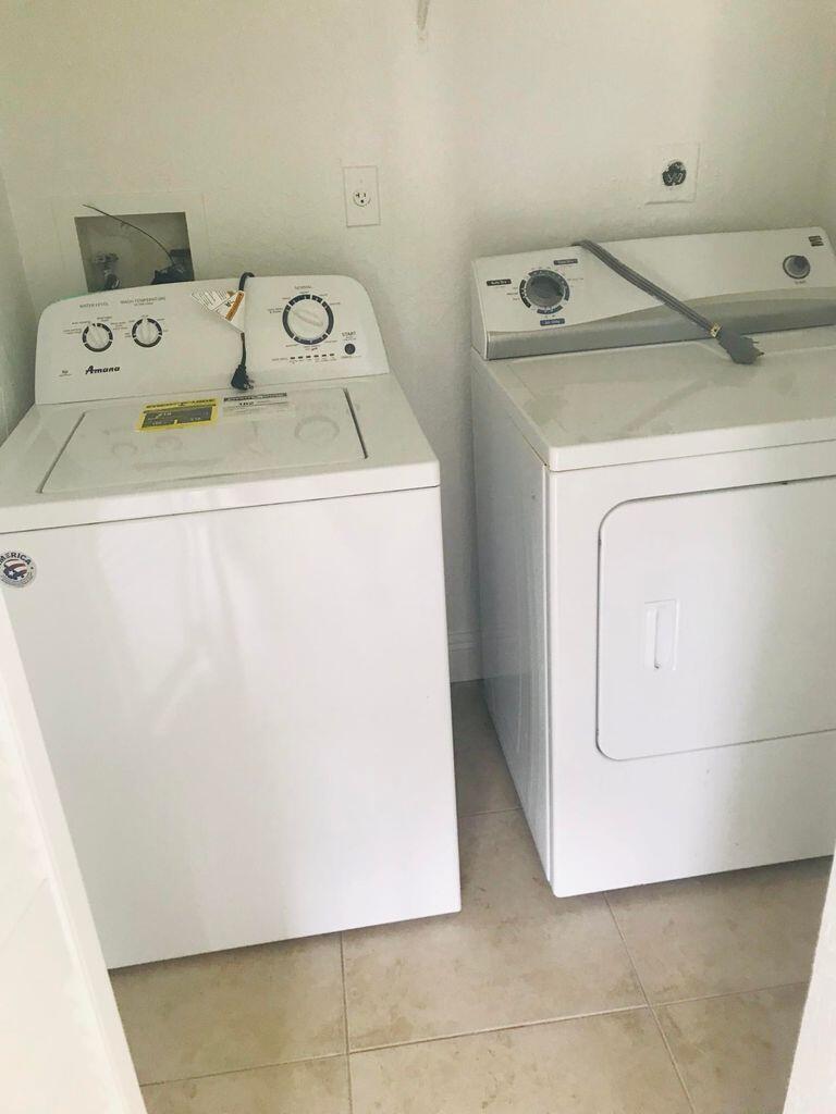 PALM BEACH GRANDE CONDOMINIUM - Residential Lease