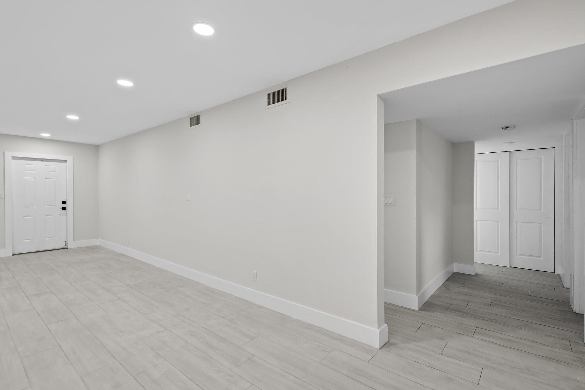 FORT LAUDERDALE - Residential Lease