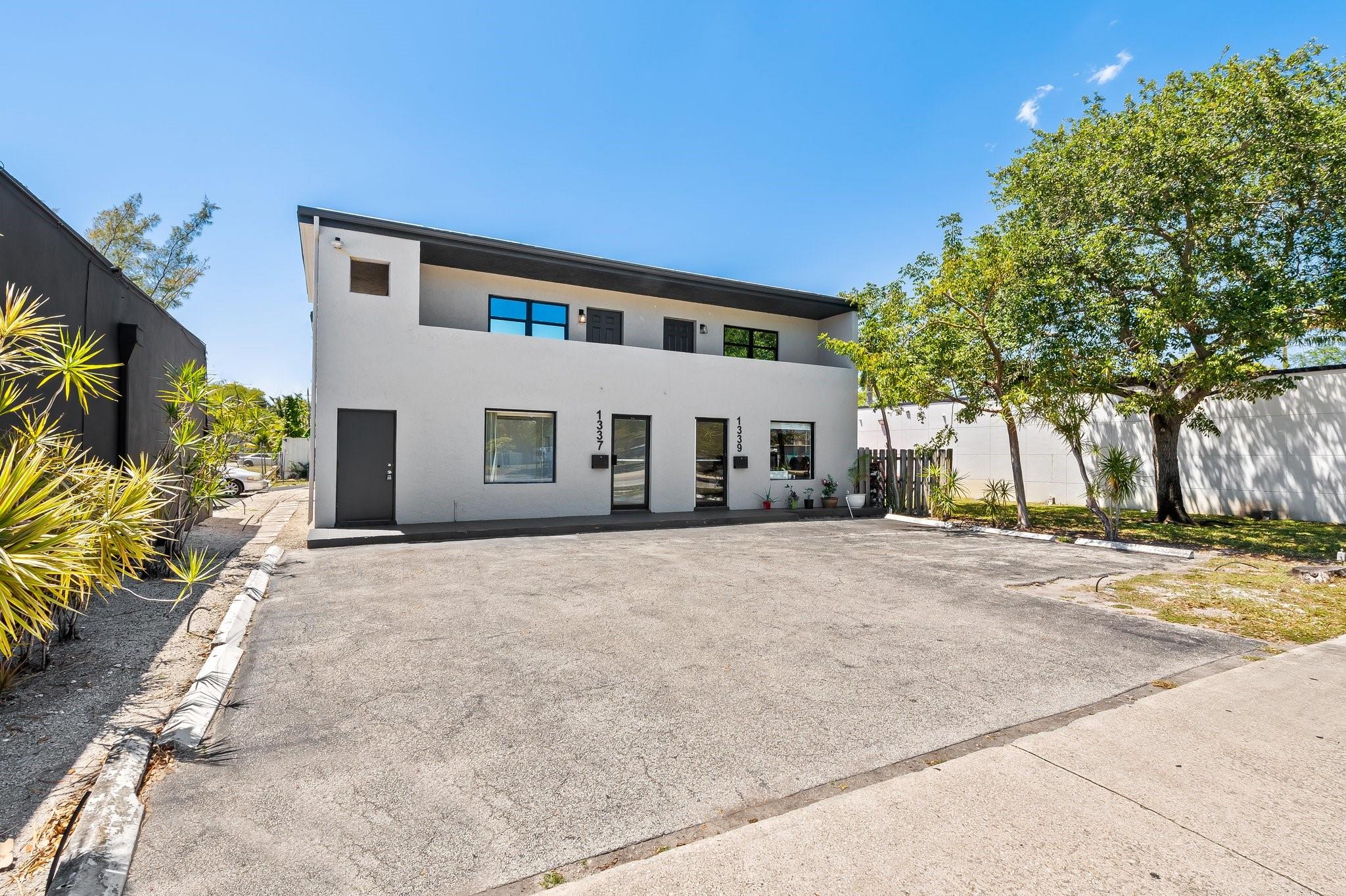 FORT LAUDERDALE - Residential Lease