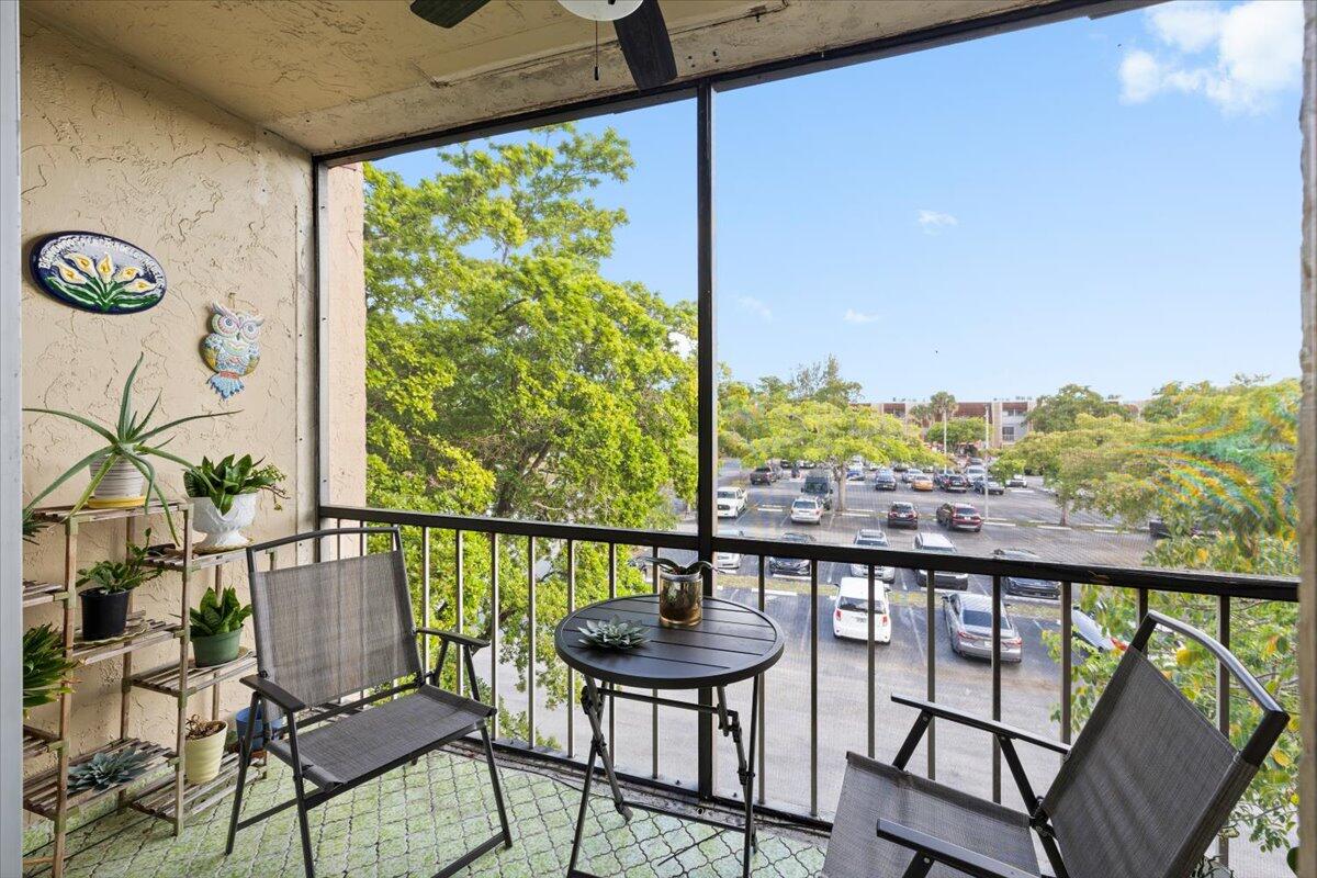 OAKBROOK IV V VI VII CONDO - Residential