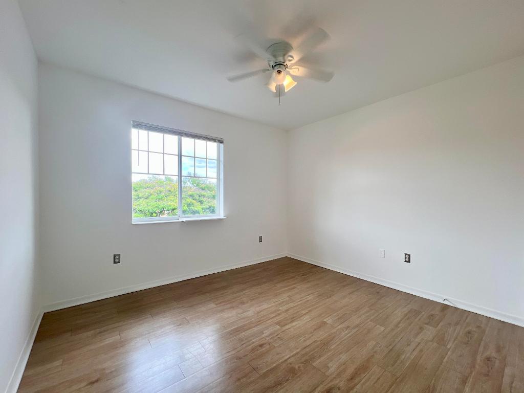 VILLAS AT EMERALD DUNES CONDO - Residential Lease