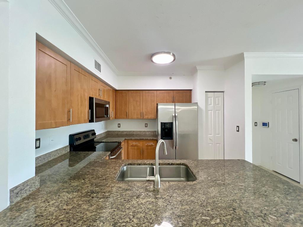 VILLAS AT EMERALD DUNES CONDO - Residential Lease