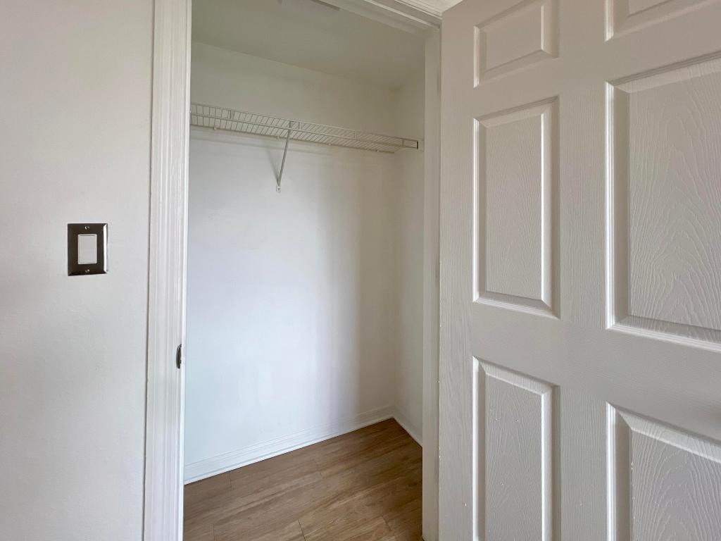 VILLAS AT EMERALD DUNES CONDO - Residential Lease