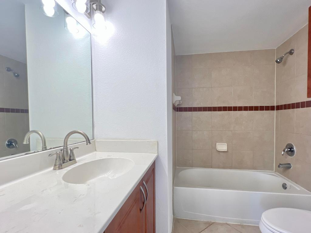 VILLAS AT EMERALD DUNES CONDO - Residential Lease