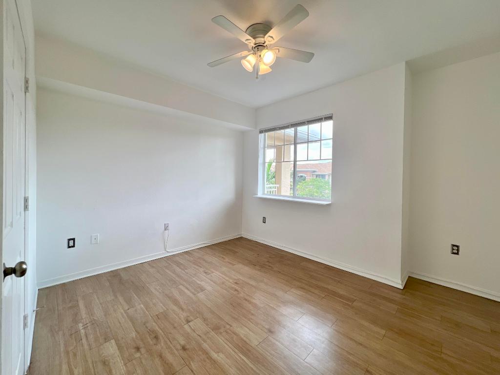 VILLAS AT EMERALD DUNES CONDO - Residential Lease