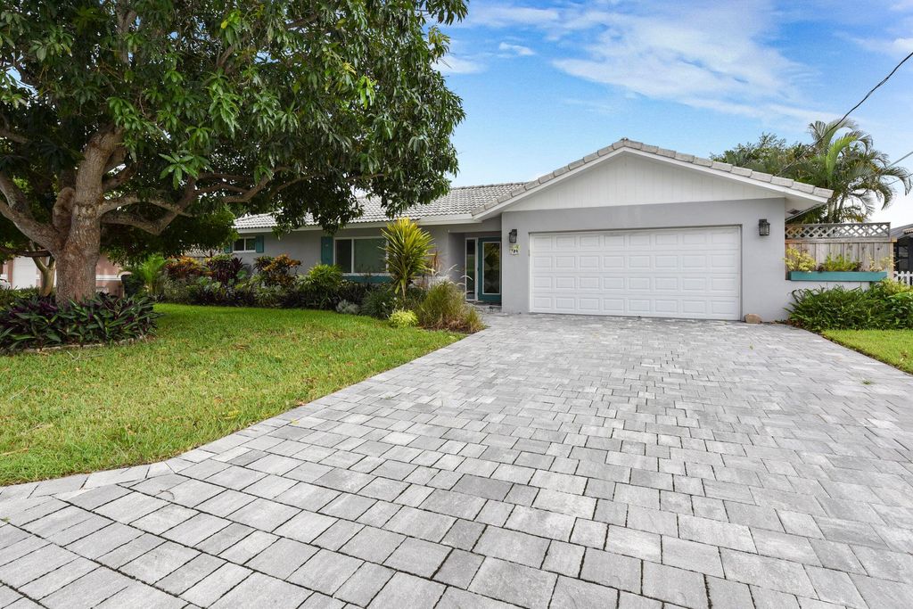 Photo of 784 Dover Street, Boca Raton, FL 33487 (MLS # R11169893)