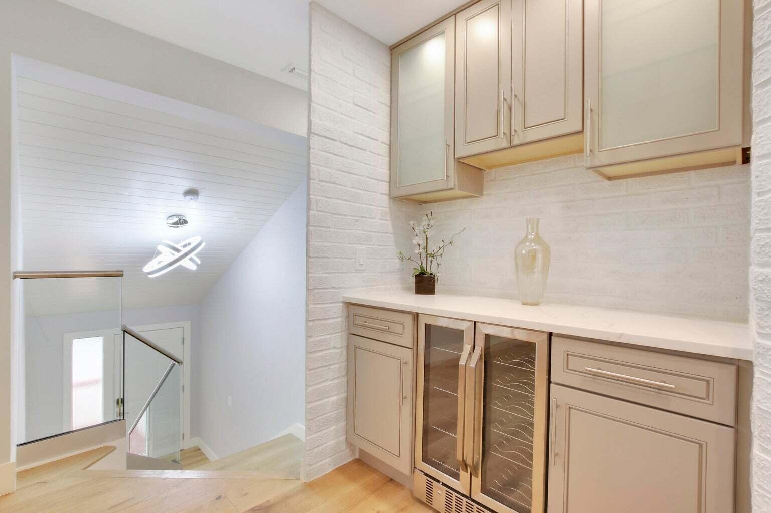 SEA OATS OF JUNO BEACH CO - Residential Lease