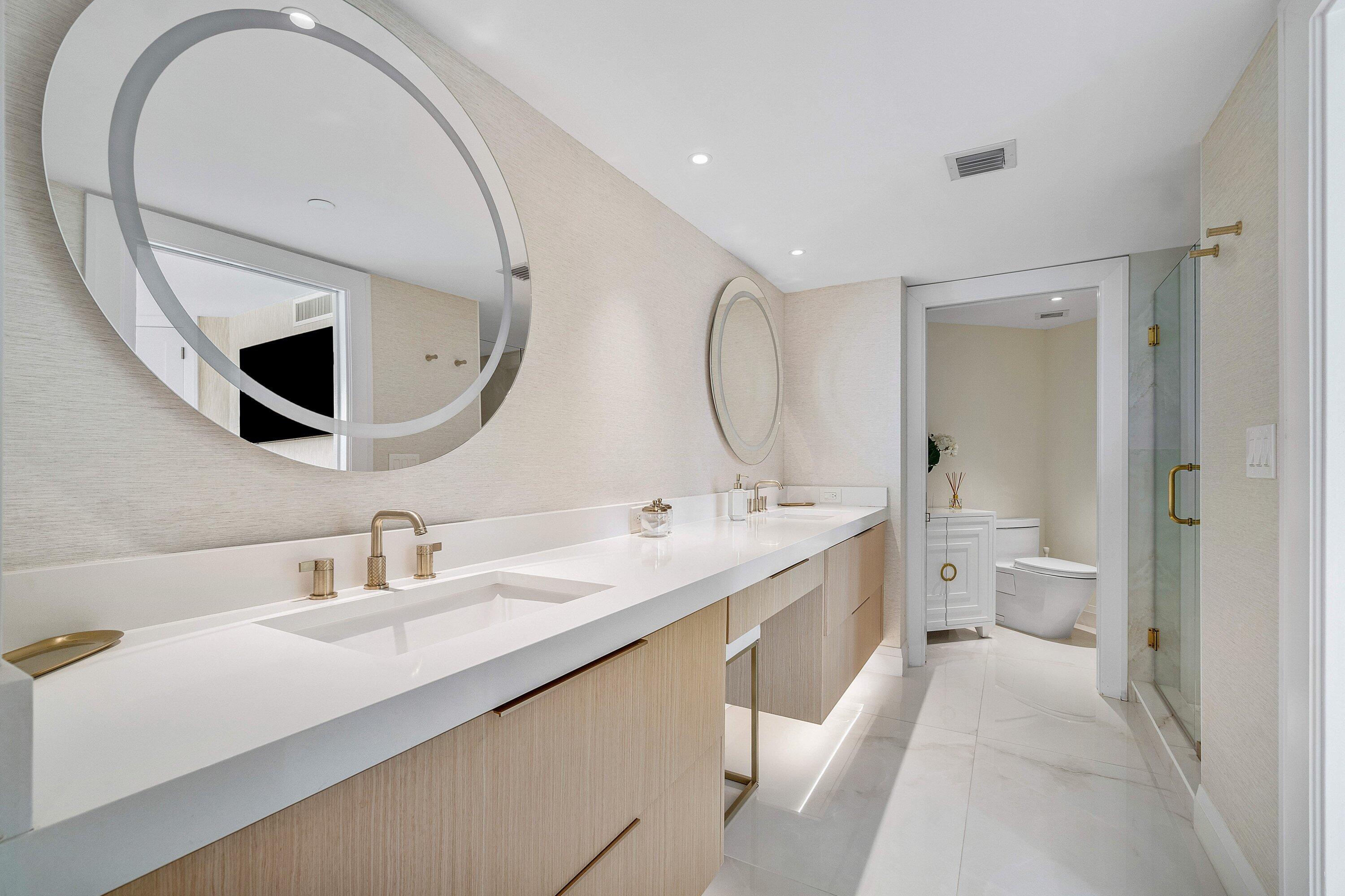 MIZNER COURT - Residential