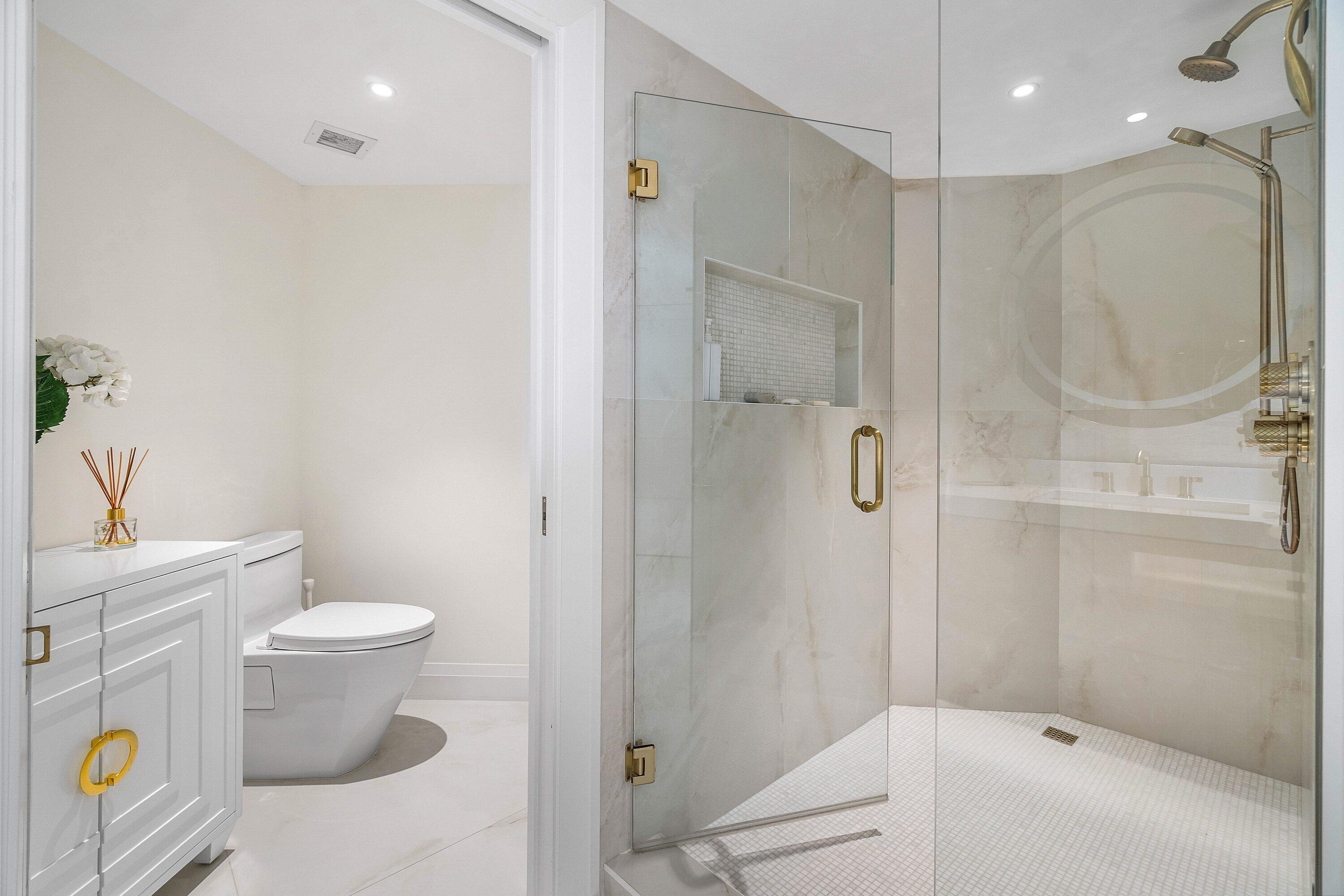 MIZNER COURT - Residential