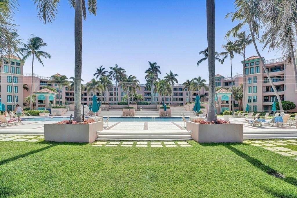 MIZNER COURT - Residential